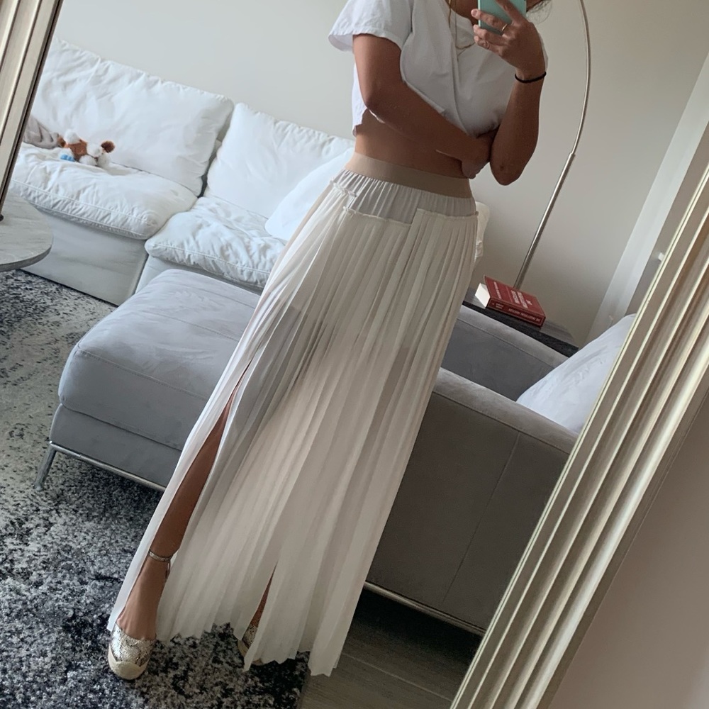 Nude BCBGMAXAZRIA Pleated Maxi Skirt - XXS